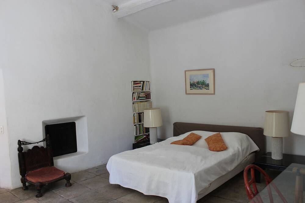 Mas de charme  'La Boussone' au coeur de la Provence , piscine privée et tennis. in Varages, Région de Brignoles