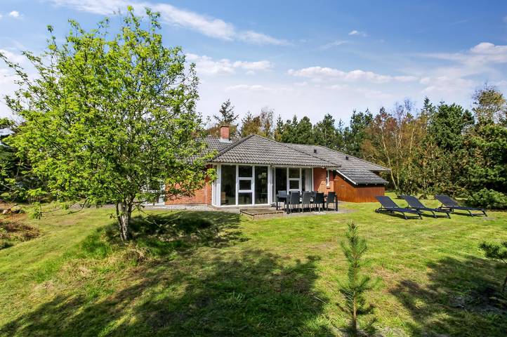 Ferienhaus für 8 Personen, mit Sauna und Whirlpool sowie Terrasse in Biikebrennen