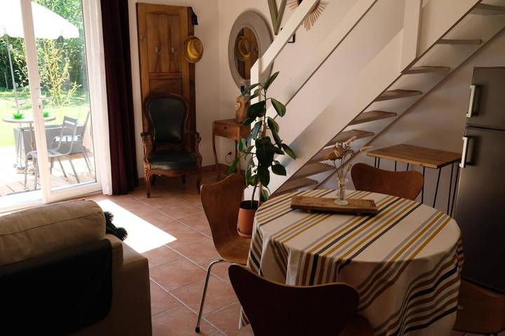 Location de vacances pour 2 personnes, avec jardin et piscine à Étauliers - 4