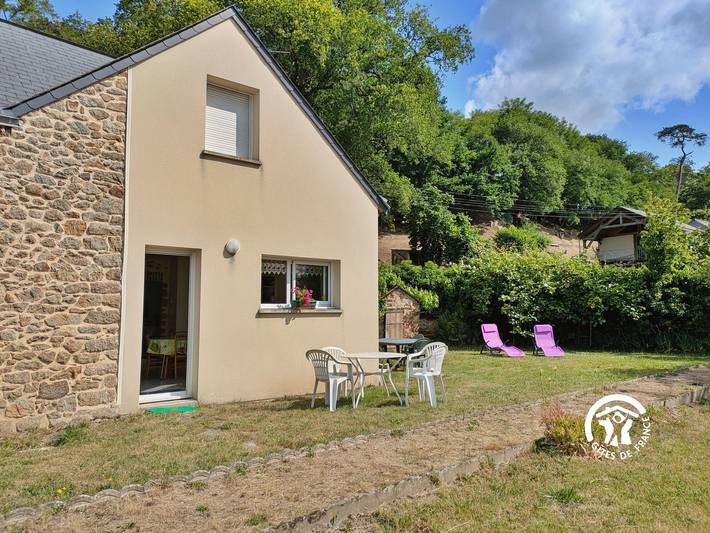 Gîte pour 6 personnes, avec Terrasse et Jardin dans Commer
