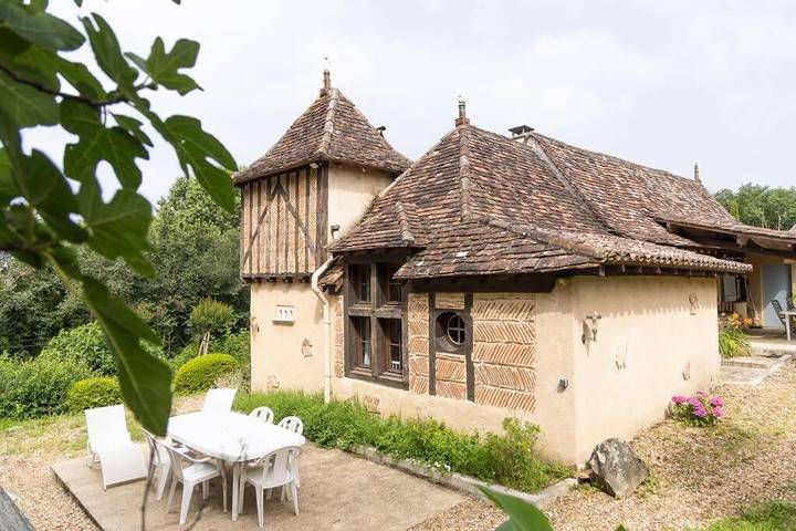 Location de vacances pour 6 personnes, avec Terrasse et Piscine à Saint-Laurent-des-Hommes - 3