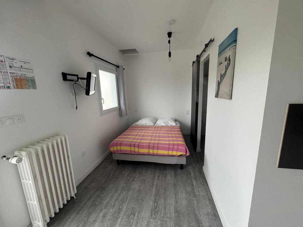 Double Room with Private Bathroom in Indre (Nantes), Région de Nantes
