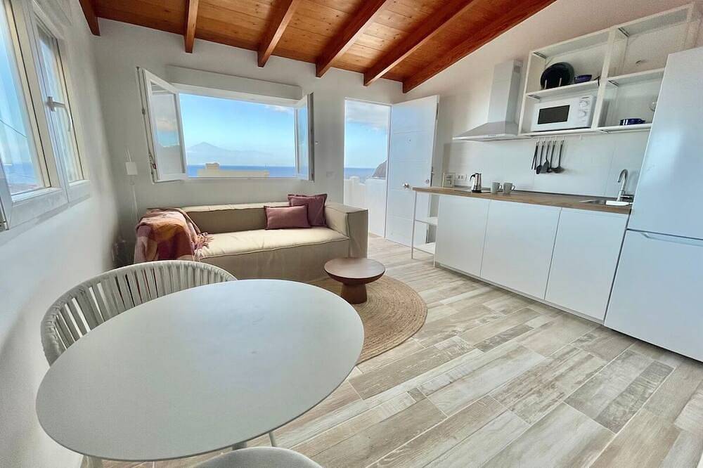 Entire apartment, Eden Gomera Terrace Apartment oceanviews in Agulo (municipality), La Gomera