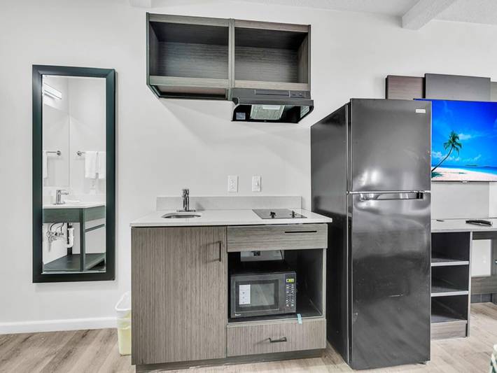 Entire apartment, 2 Queen Beds|Nsmk,Kitchen in Summerville, Berkeley County