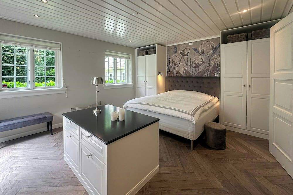 Luxusferienhaus mit Innenpool in Hornbæk in Hornbæk, Kattegat Küste