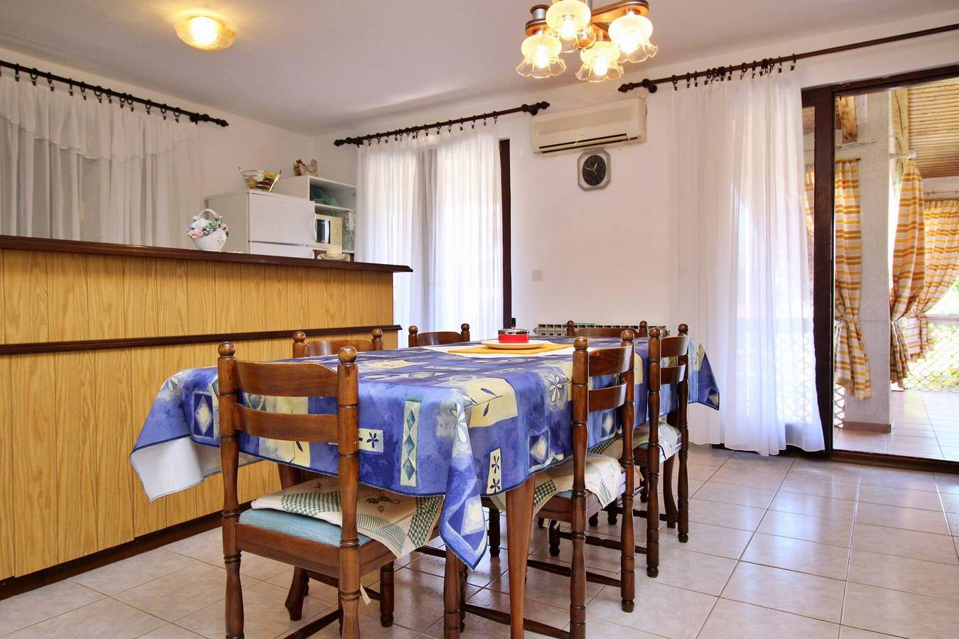 Ganze Wohnung, Apartment Andjela - mit Balkon, haustierfreundlich, Waschmaschine, privater Parkplatz, zwei Badezimmer in Silo (Krk), Krk