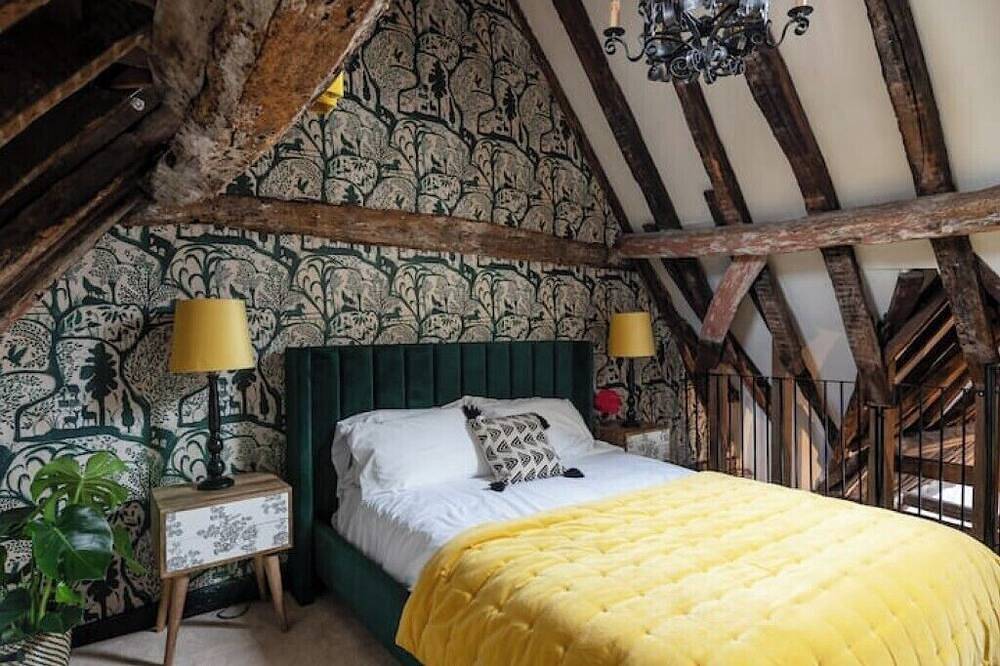 Ganze Wohnung, Unique Exclusive Historical 16th Cent. Central St Albans Apt  8 min train London in Hertfordshire