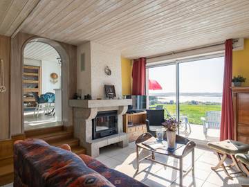 Gîte pour 4 personnes, avec jardin et terrasse à Kerlouan