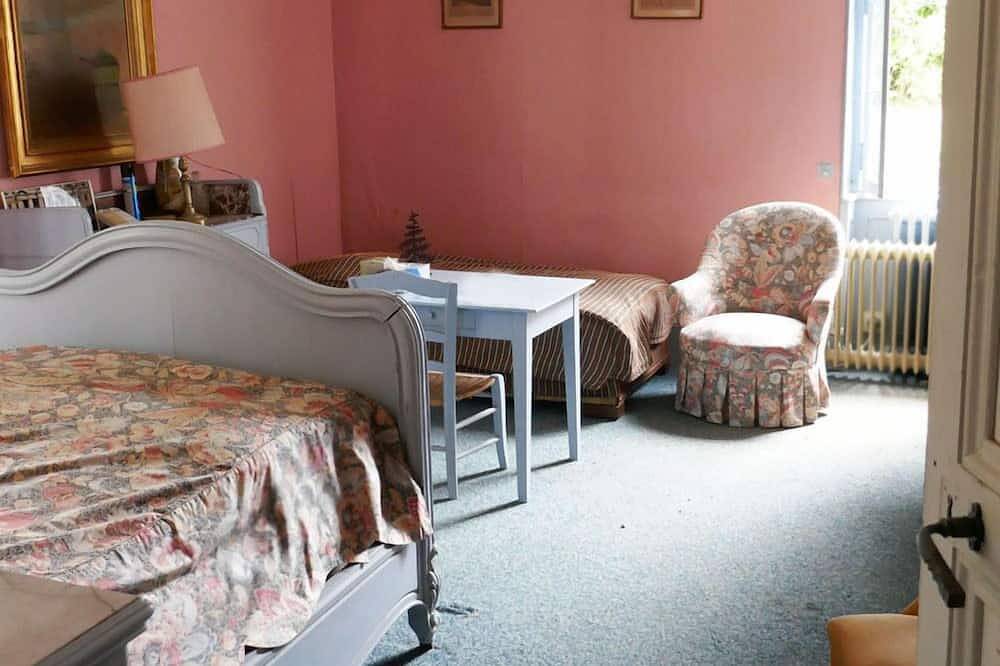 Une vraie maison de famille, 11 Chambres, entourée d’un exceptionnel  jardin in Saint-Martin-d'Oney, Landes