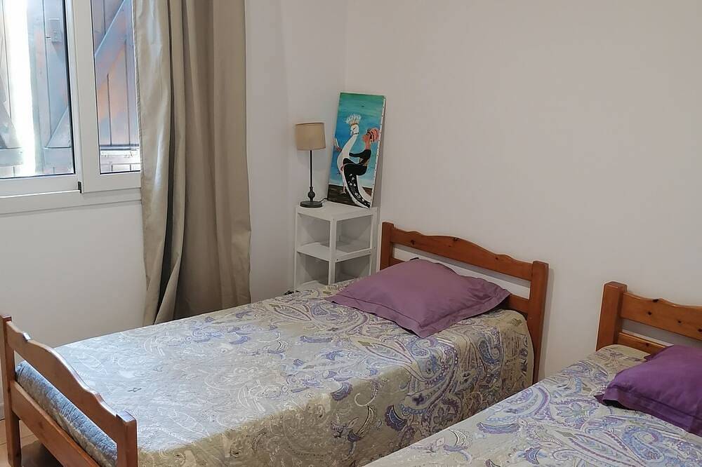 Villa with garden (15 min from the sea and river), sleeps 4, pets allowed. in Sainte-Lucie de Porto-Vecchio, Zonza