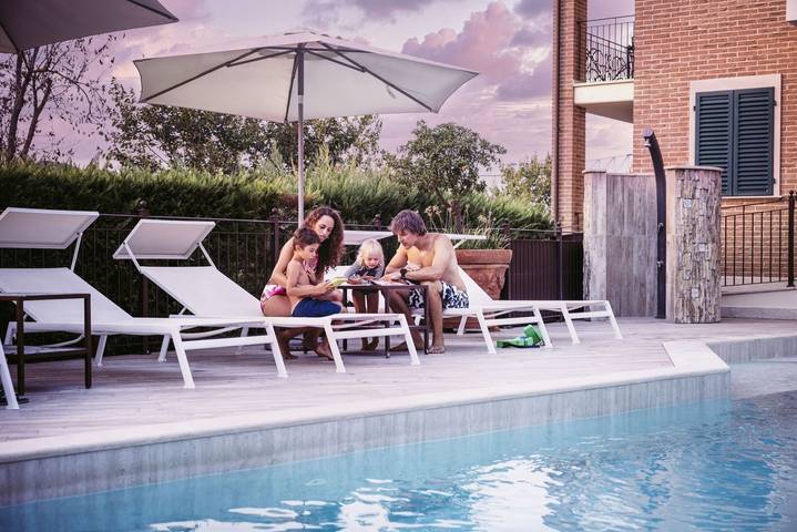Appartamento per 5 persone, con Balcone e Piscina a Cupra Marittima