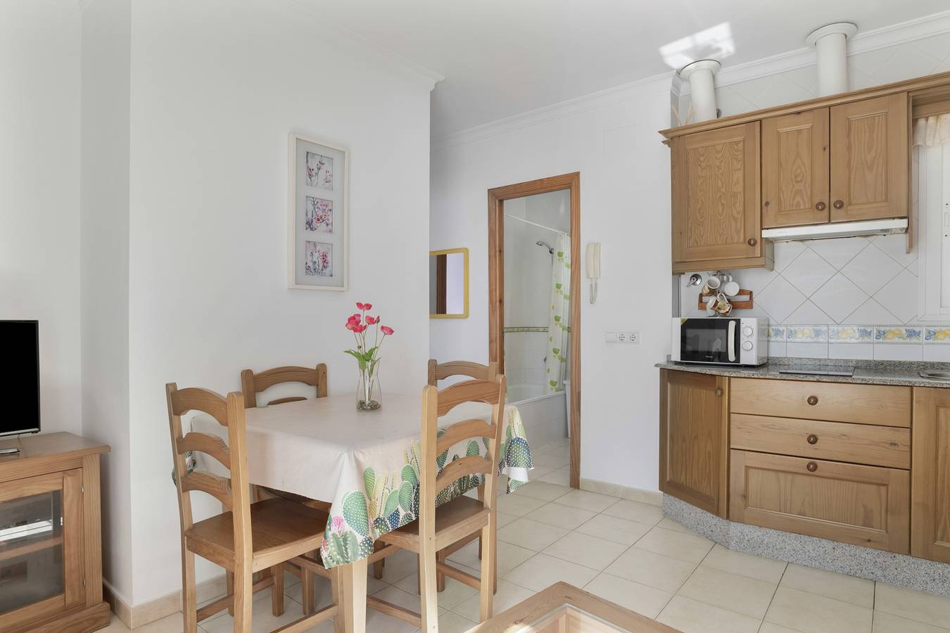 Apartamento inteiro, Apartamento 'Doña Alba 2' com vista para o mar, terraço partilhado e varanda in Conil de la Frontera, Costa de la luz