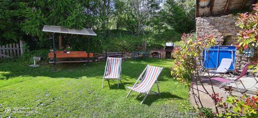 Gîte pour 4 personnes, avec jardin à Puy-Sanières