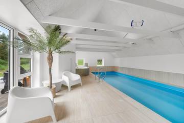 Villa für 13 Personen, mit Sauna und Whirlpool sowie Pool und Balkon/Terrasse in Vester Husby