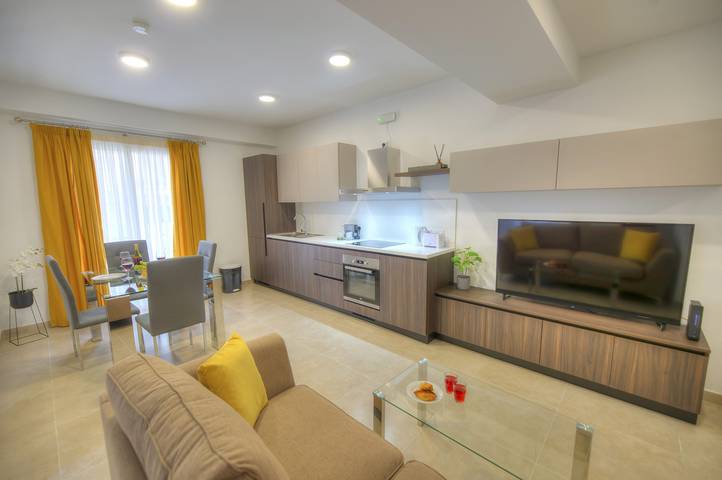 Gîte pour 4 personnes, avec balcon dans Gzira