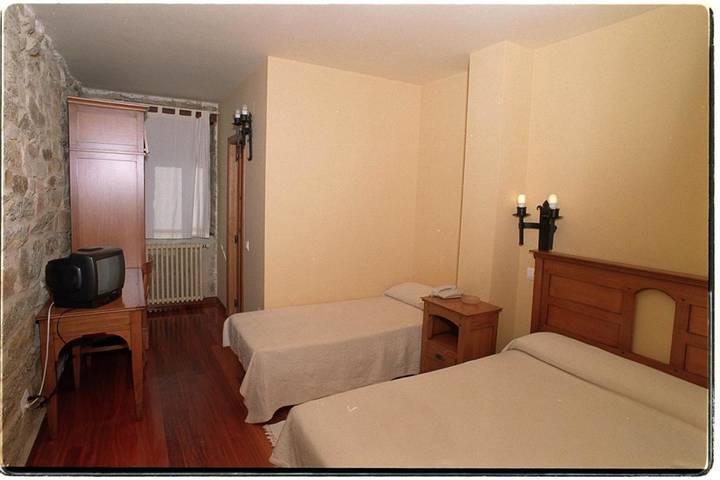 Casa rural para 3 personas, con piscina y vistas además de jardín y terraza en Sanabria (Zamora) - 2