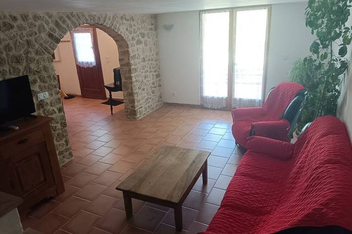 Gîte pour 4 personnes, avec jardin et piscine à Crestet - 3