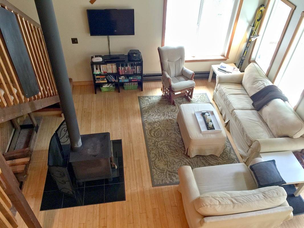 Cabin 99 is a Charming Cabin with a hot tub and Pet Friendly in Glacier, Mount Baker-Snoqualmie National Forest