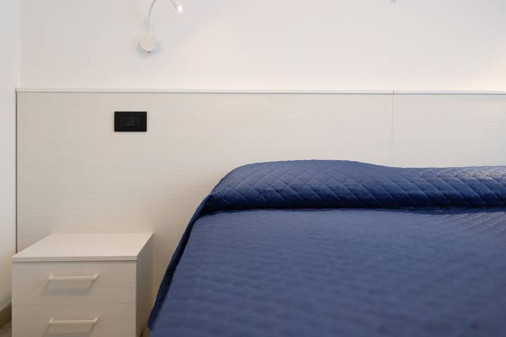 Appartamento intero, Casa Vacanze "Antichi Ricordi - La Stalla" con terrazza, piscina condivisa e Wi-Fi in Andora, Riviera di Ponente