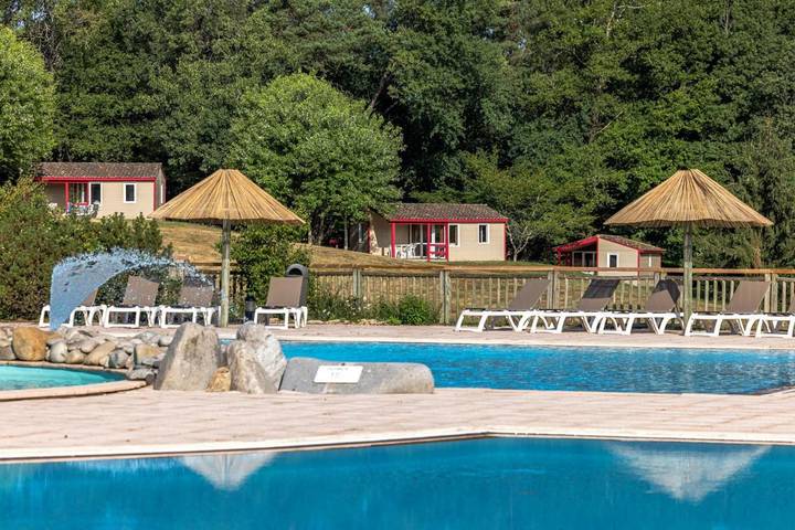Camping para 5 personas, con jardín y vistas además de piscina y piscina para niños, Se admiten mascotas - 1