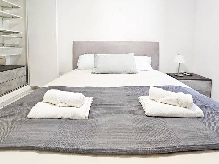 Gîte pour 8 personnes, avec vue et terrasse dans Plage Fabron Bambou Nice - 2