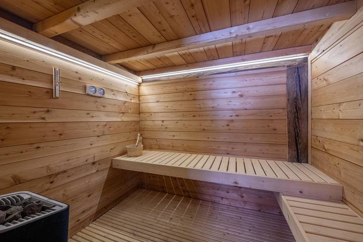 Chalet pour 8 personnes, avec terrasse et jardin ainsi que sauna et jacuzzi à Chamonix-Mont-Blanc