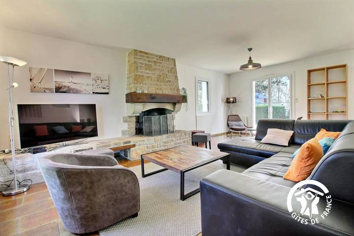 Gîte pour 9 personnes, avec terrasse et sauna ainsi que piscine et jardin dans Plage de Locmiquel - 2