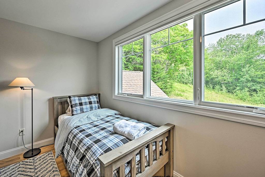 Ski In & Out! Black Mountain Resort Townhome in Jackson (NH), White Mountain National Forest