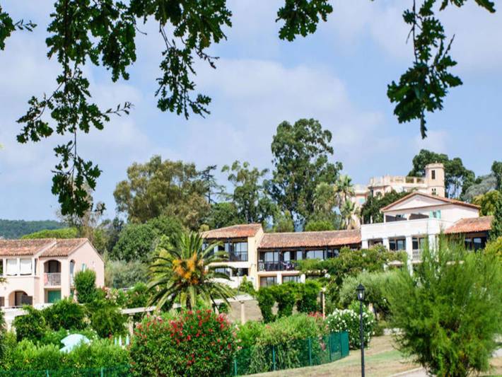 Ferienwohnung für 5 Personen, mit Pool und Terrasse sowie Garten, kinderfreundlich in Grimaud