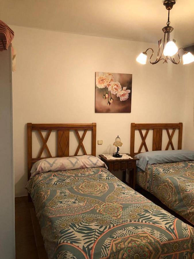Location de vacances pour 8 personnes, avec terrasse et piscine à Navahermosa - 4