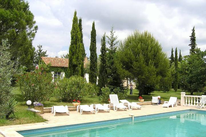 Agriturismo pour 10 personnes, avec jardin à Lacoste