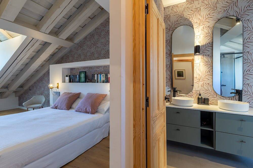 Holiday Home 'Río Tío Cocinas' with Mountain Views, Balcony and Wi-Fi in Real Sitio de San Ildefonso, Segovia Province