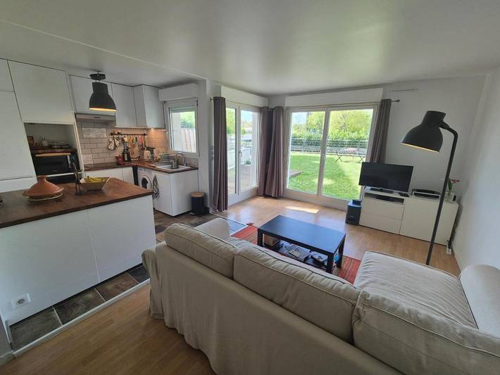 Gîte pour 4 personnes, avec terrasse et jardin dans Vélodrome national de Saint Quentin en Yvelines