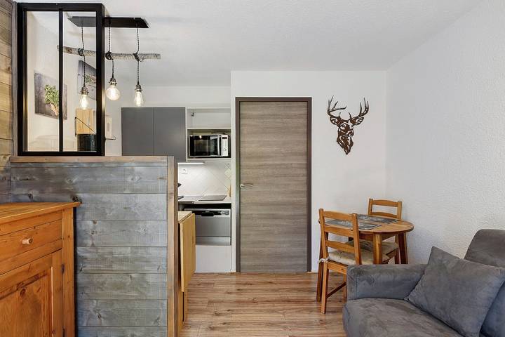Entire apartment, Garden-Level Apartment in the Heart of Villard, Private Terrace and Garden in Villard-de-Lans, Parc naturel régional du Vercors