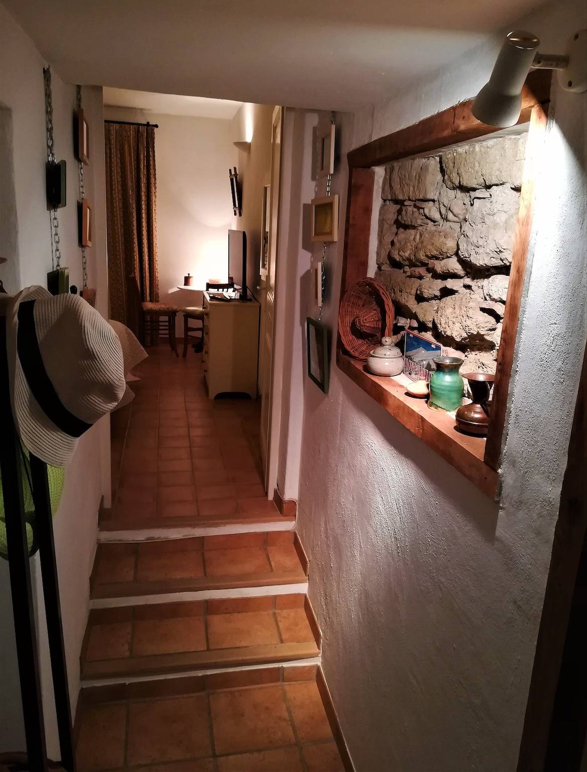 Gîte 'Genévrier' avec vue sur la montagne, piscine partagée et Wi-Fi in Entrechaux, Parc naturel régional du Mont-Ventoux
