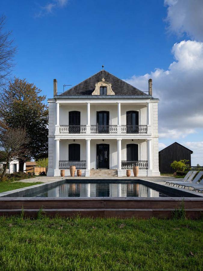 Location de vacances pour 16 personnes, avec Balcon ainsi que Terrasse et Piscine à Bonnetan