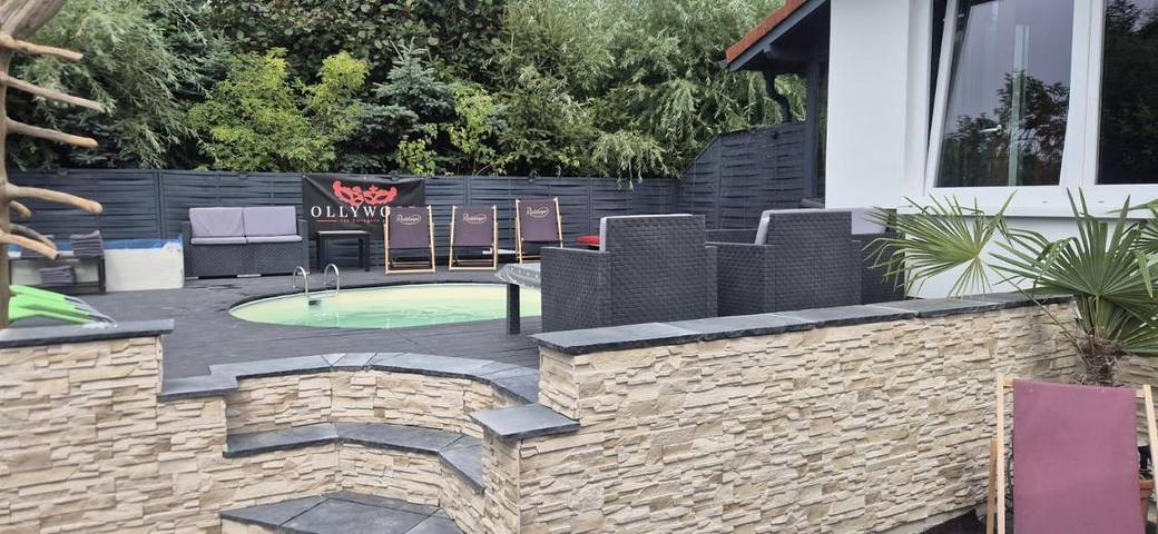 BnB für 2 Personen, mit Whirlpool und Terrasse sowie Garten und Pool in Radebeul