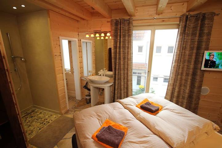 Ganze Wohnung, Luxus Apartment Mondschein am See - 4 Bäder - Premium - Ebeling Ferienhaus in Woltersdorf, Märkische Schweiz-Oderland