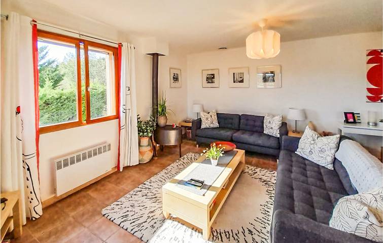 2BR confortable avec piscine et parking, près du centre de Cruzy in Cruzy, Côte méditerranéenne (France)