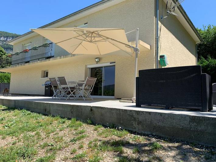 Gîte pour 3 personnes, avec jardin ainsi que terrasse et jacuzzi à Champagneux - 3