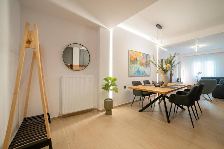 Gîte pour 4 personnes, avec terrasse et vue à Serrès