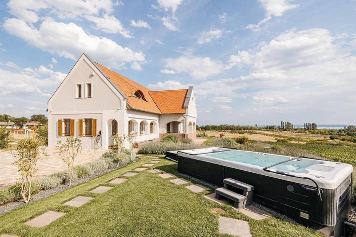 Villa für 17 Personen, mit Ausblick und Pool sowie Sauna und Garten, mit Haustier am Balaton - 3