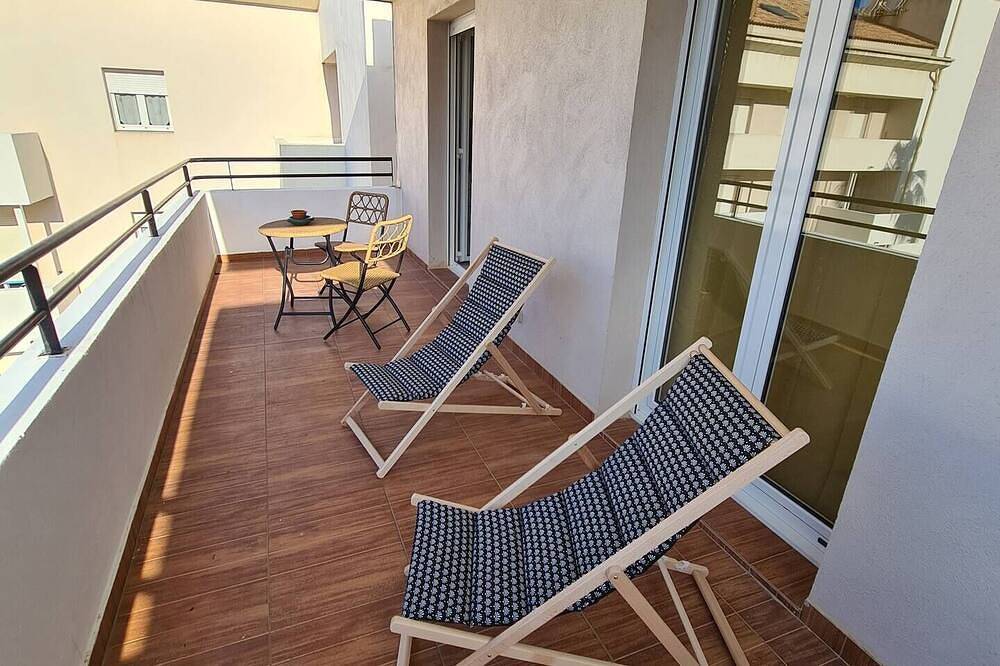 Entire apartment, Studio in Moriani town center, beach, sea and shops nearby in Moriani-Plage, Corte region