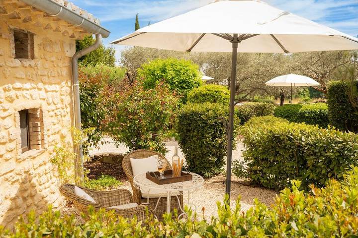 Location de vacances pour 2 personnes, avec terrasse ainsi que piscine et jardin à Montségur-sur-Lauzon - 3