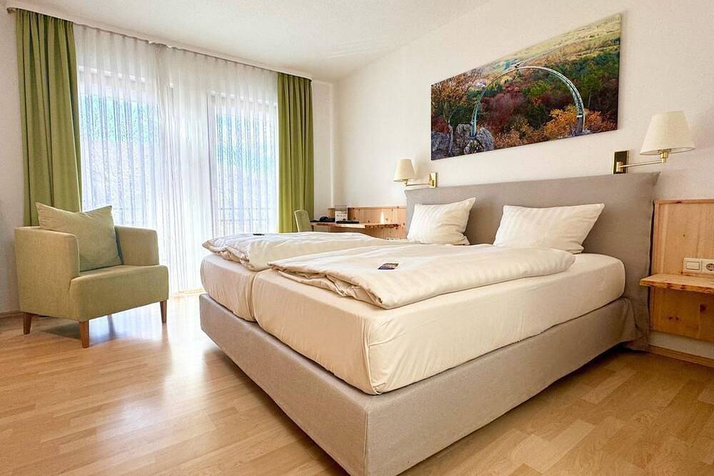 Doppelzimmer Ludwigsturm - Hotel Bastenhaus in Dannenfels, Pfälzer Bergland
