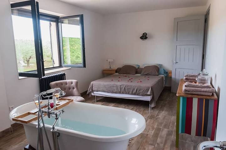 Location de vacances pour 16 personnes, avec jardin et terrasse, animaux acceptés à Vauvert - 3