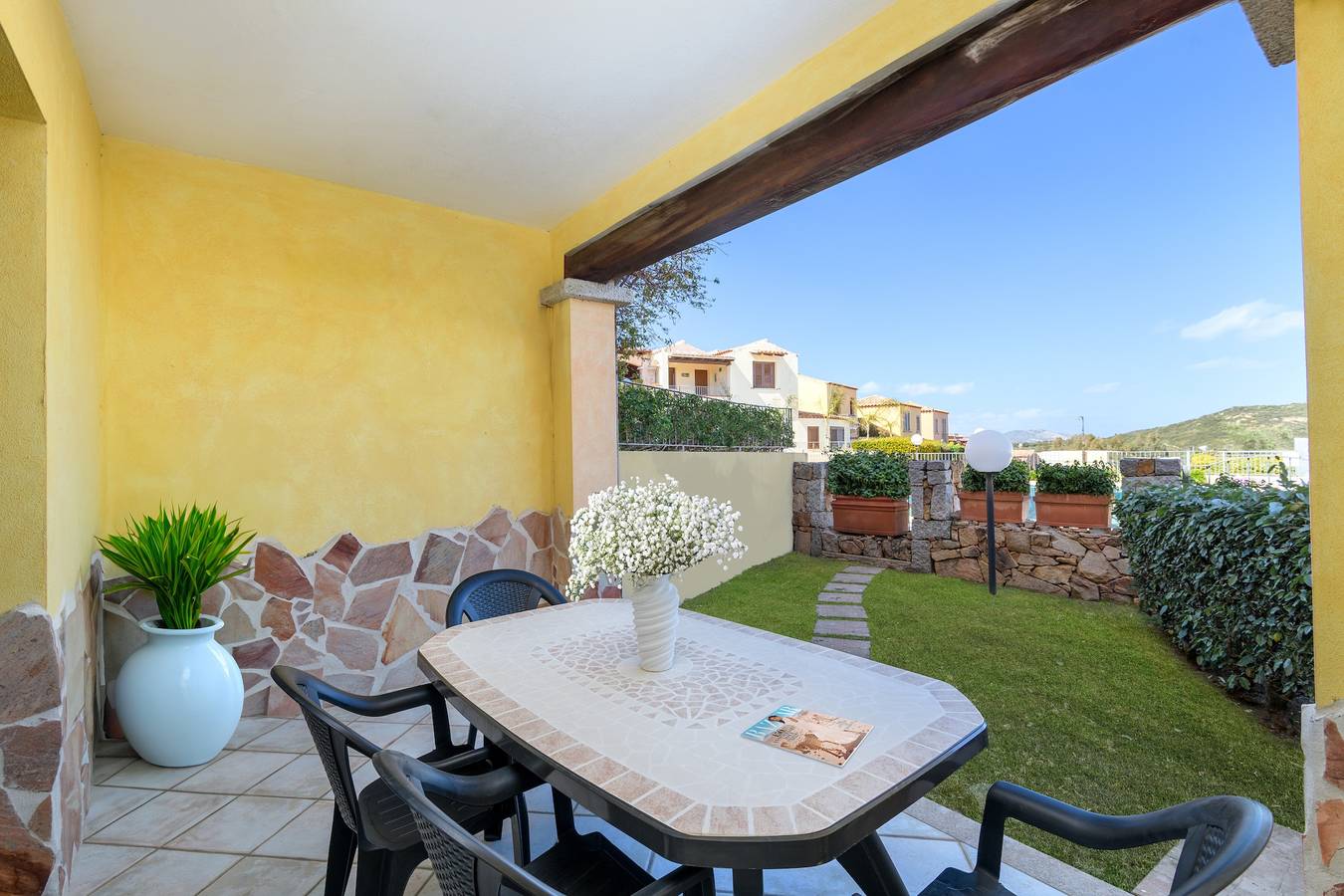 Ganze Wohnung, Ferienwohnung 'Lazulite - Sardinia Vacation' mit Gemeinschaftspool, Wlan und Klimaanlage in Murta Maria, Gallura