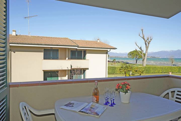 Ferienwohnung für 4 Personen, mit Balkon und Seeblick, mit Haustier in Sirmione - 2