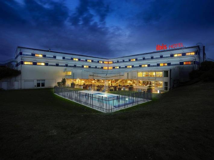 Hôtel pour 3 personnes, avec jardin et piscine, animaux acceptés dans Futuroscope - 4