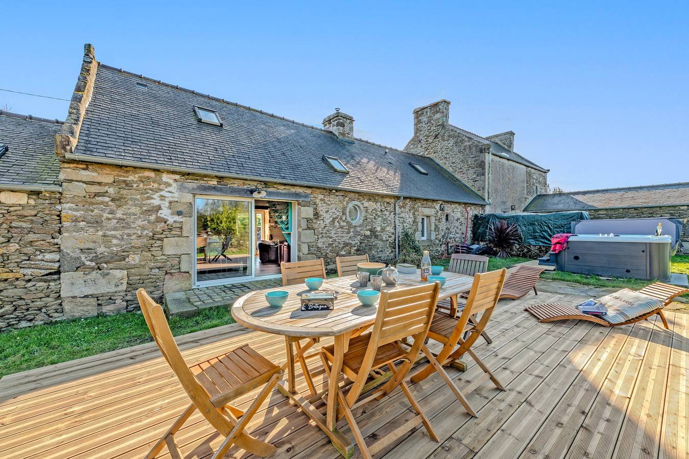 Ferienhaus 'Longère De Charme - Garten und Spa' mit privater Terrasse, privatem Garten und Wlan in Plougonvelin, Brest und Umgebung